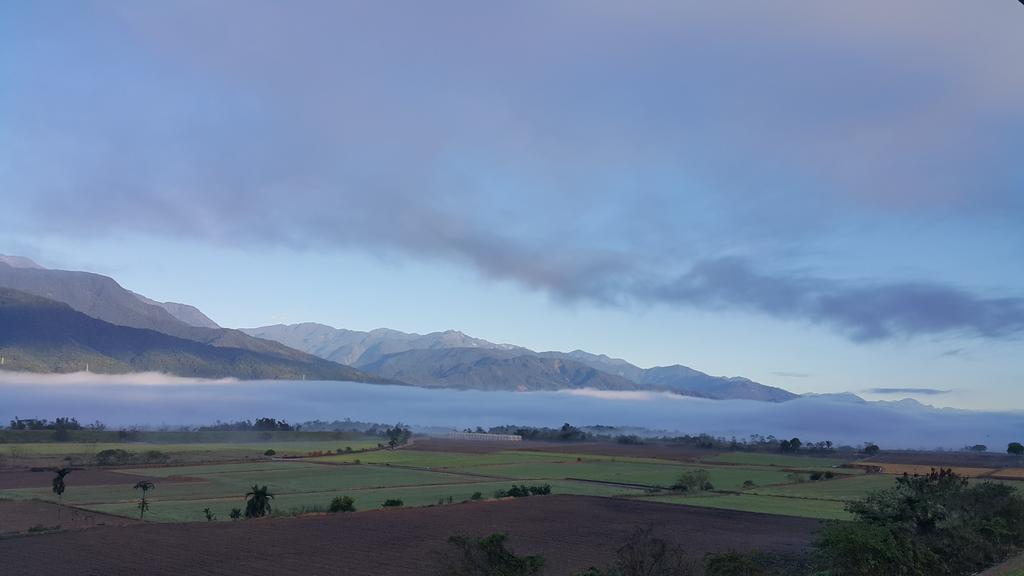 7 Milefog B&B Юйли Экстерьер фото
