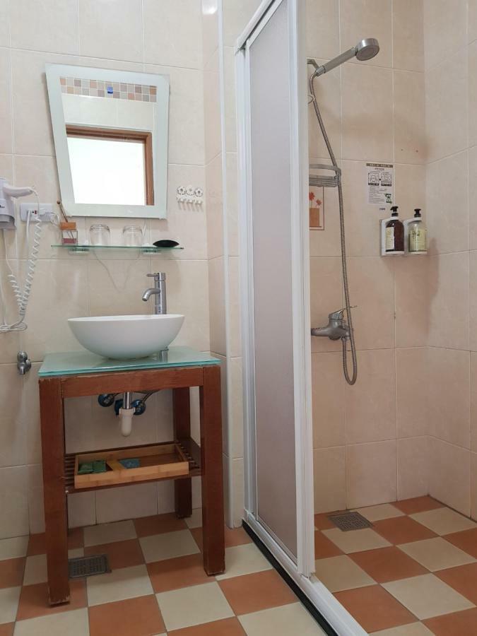 7 Milefog B&B Юйли Экстерьер фото